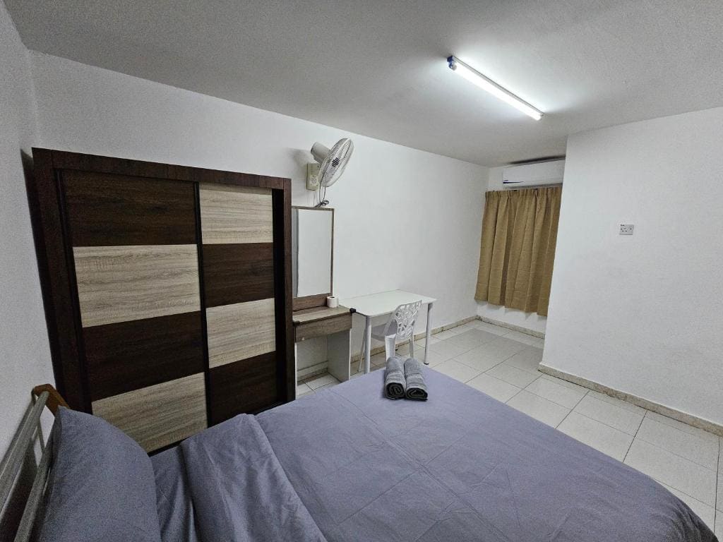 Double Room with Shared Bathroom room - Image 1