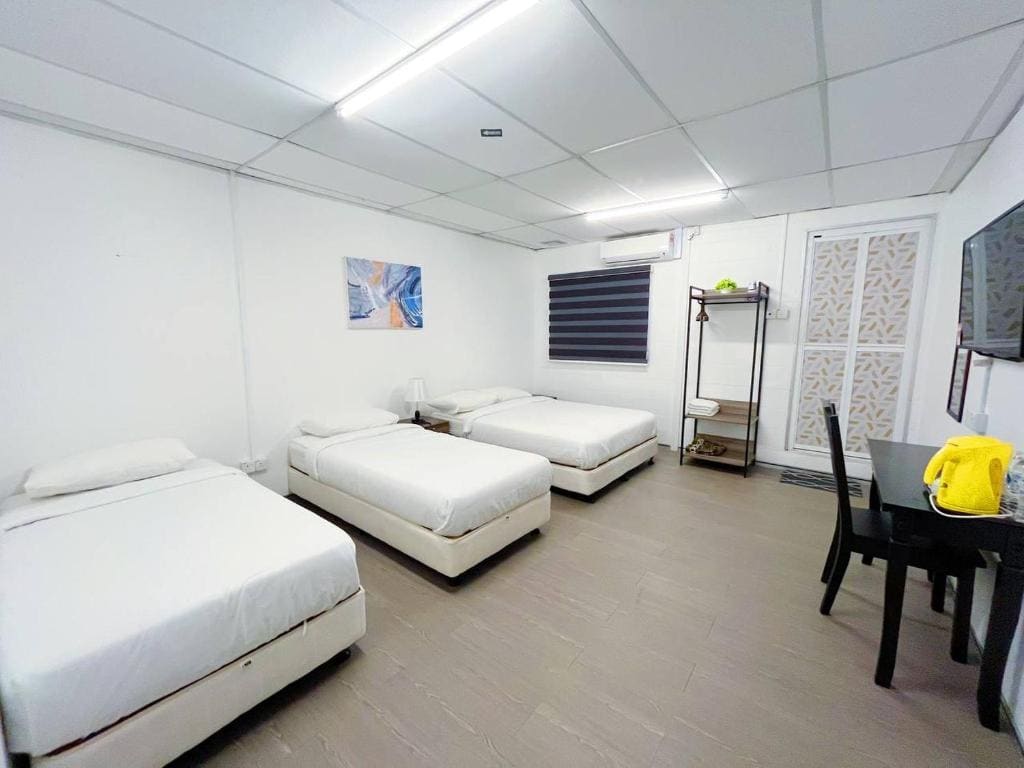 Quadruple Room room - Image 1