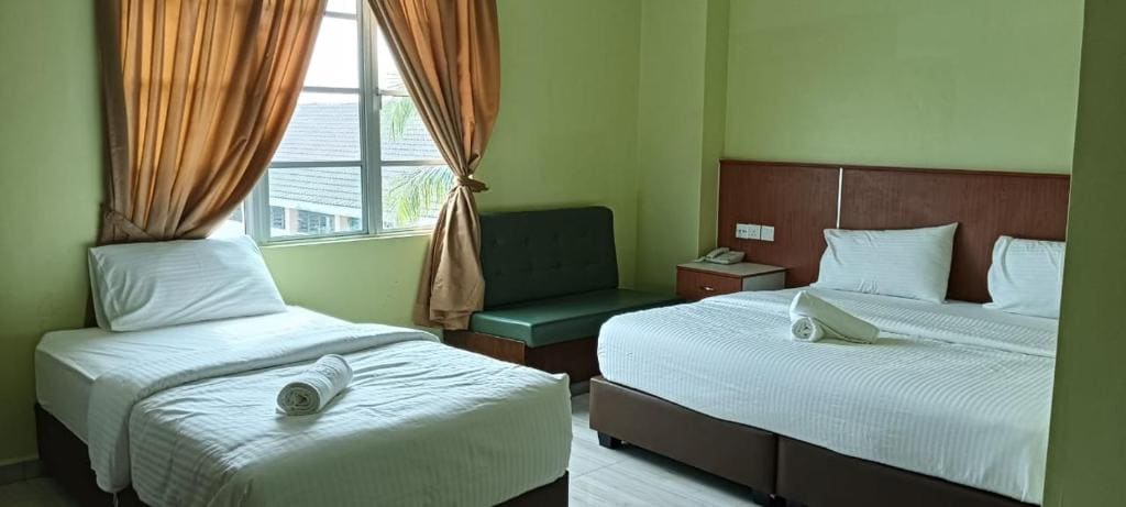 Deluxe Triple Room room - Image 1