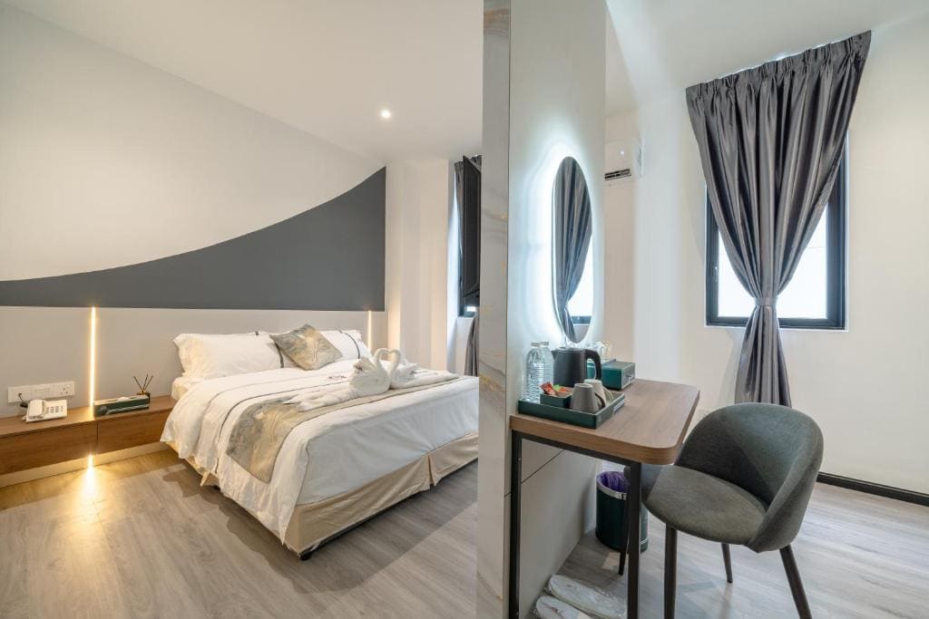 Deluxe Room room - Image 2