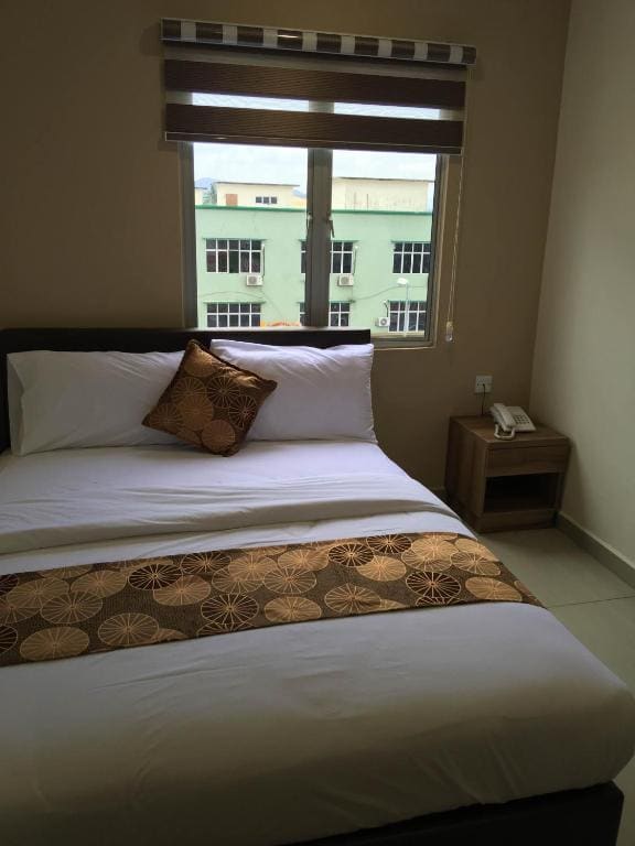 Deluxe Queen Room room - Image 2