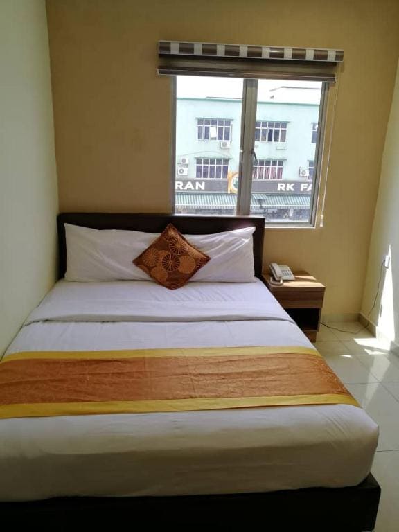 Deluxe Queen Room room - Image 3