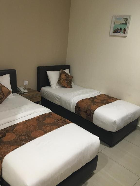 Standard Twin Room room - Image 2