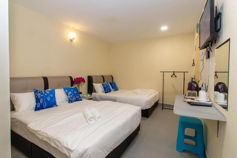 Family Room room - Image 2