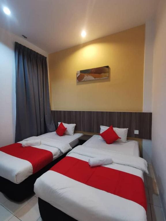 Deluxe Twin Room room - Image 2