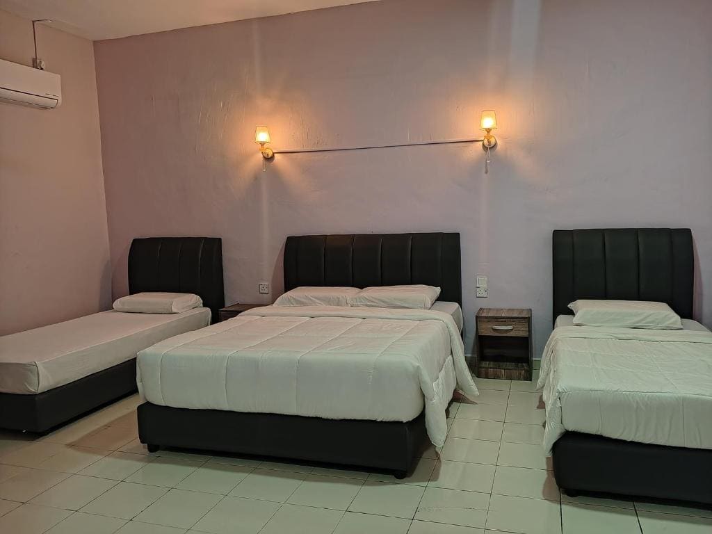 Family Room room - Image 1