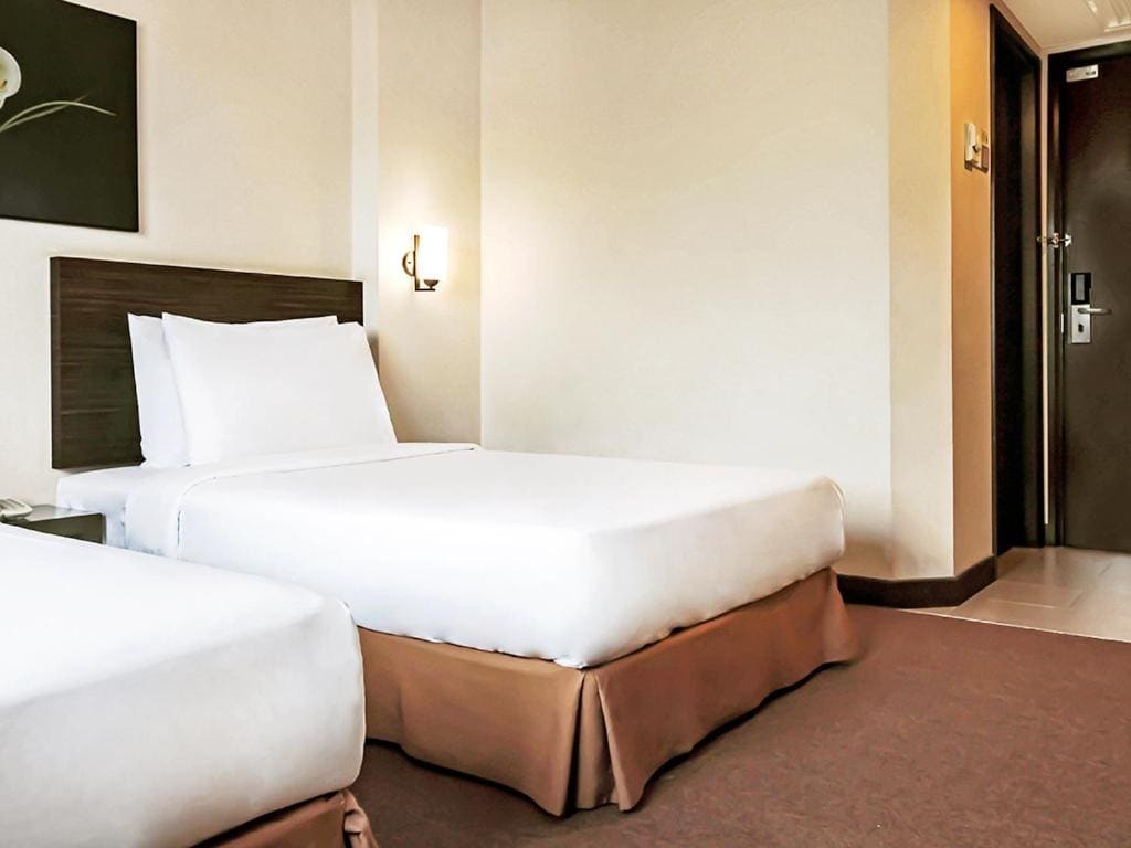 Deluxe Twin Room room - Image 3