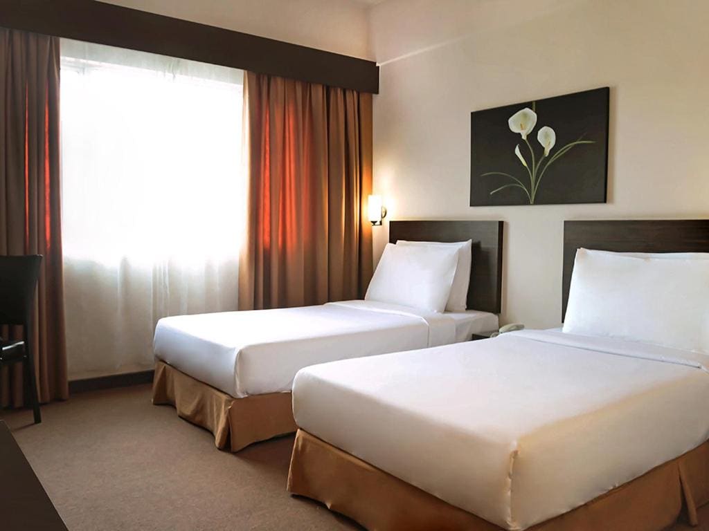 Deluxe Twin Room room - Image 2