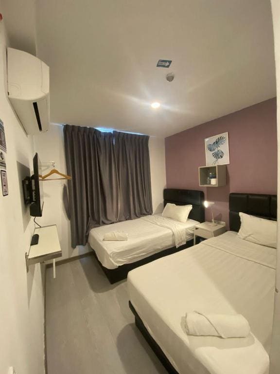 Standard Twin Room room - Image 3
