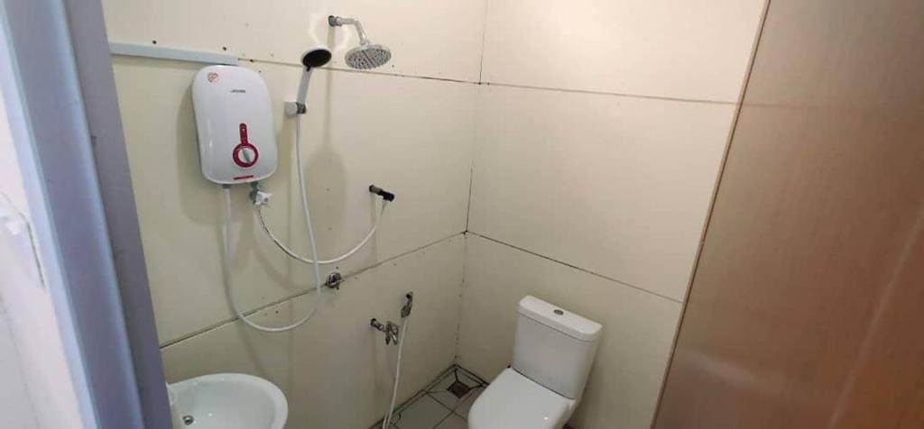 Family Room with Bathroom room - Image 1
