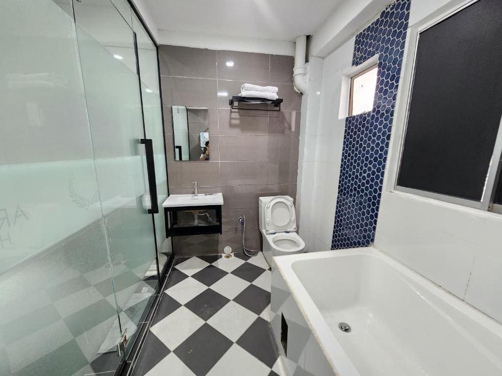 Deluxe King Room room - Image 3