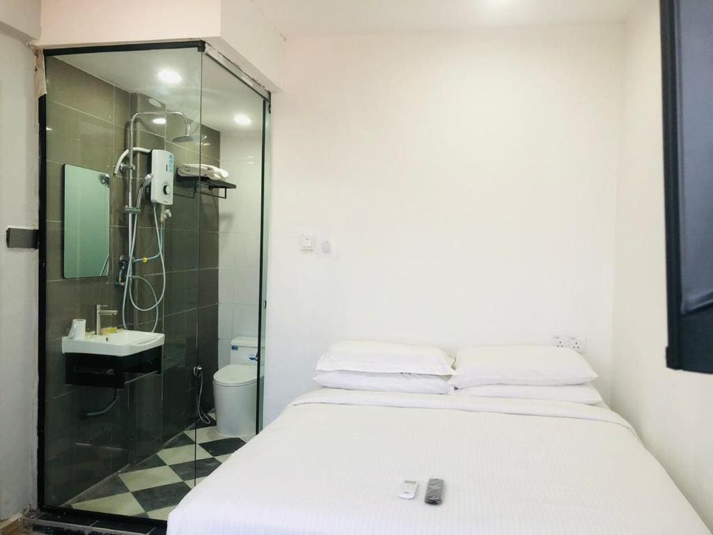 Superior Queen Room room - Image 1