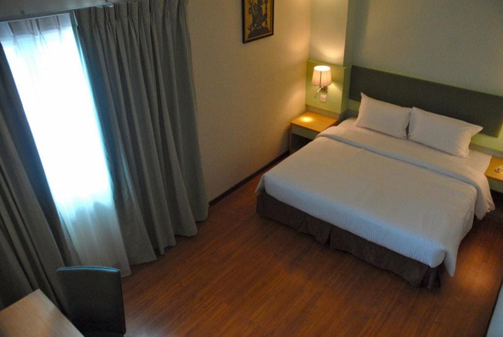 Deluxe King Room room - Image 2