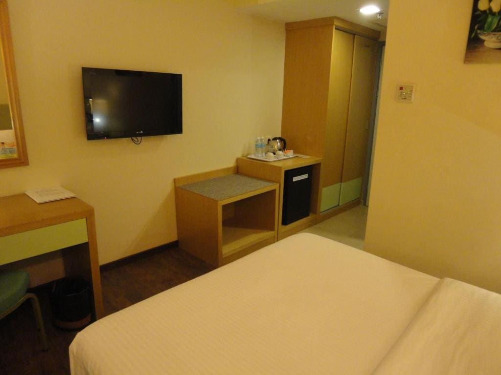 Family Room room - Image 3