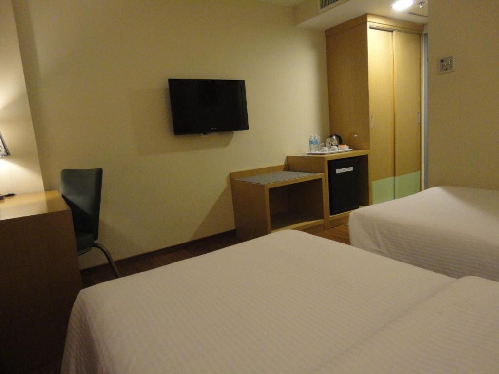Family Room room - Image 2