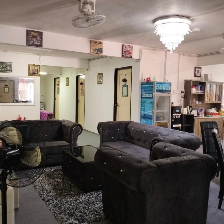 Family Room with Private Bathroom room - Image 3