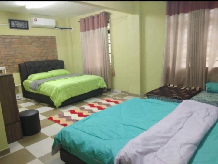 Family Room with Private Bathroom room - Image 2