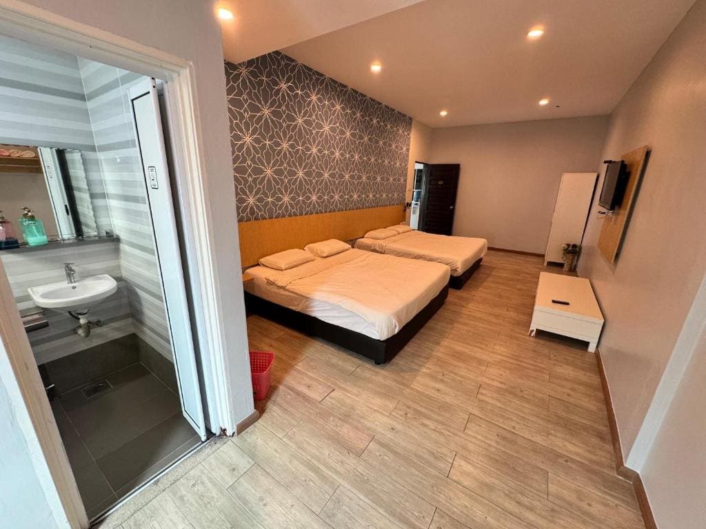 Deluxe Double or Twin Room room - Image 2