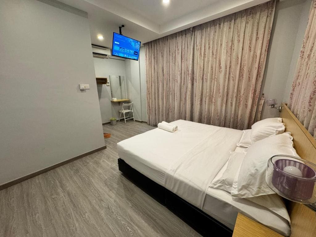Deluxe King Room room - Image 3