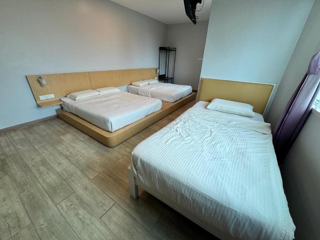 Deluxe Triple Room room - Image 2