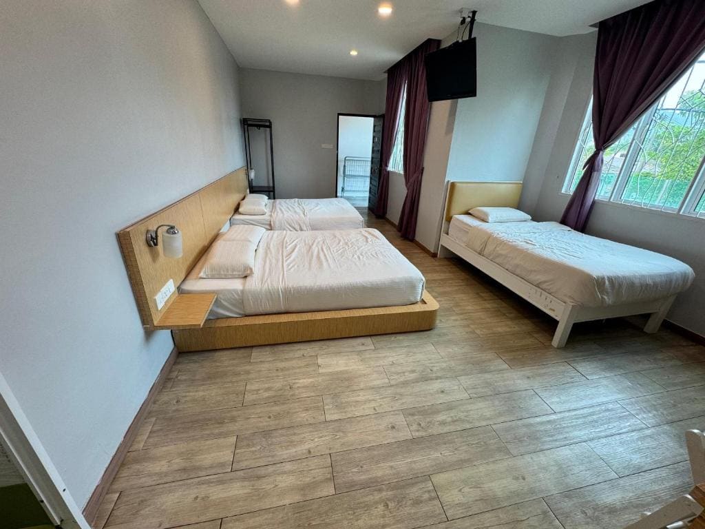 Deluxe Triple Room room - Image 3