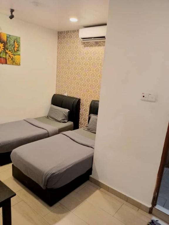 Deluxe Twin Room room - Image 3