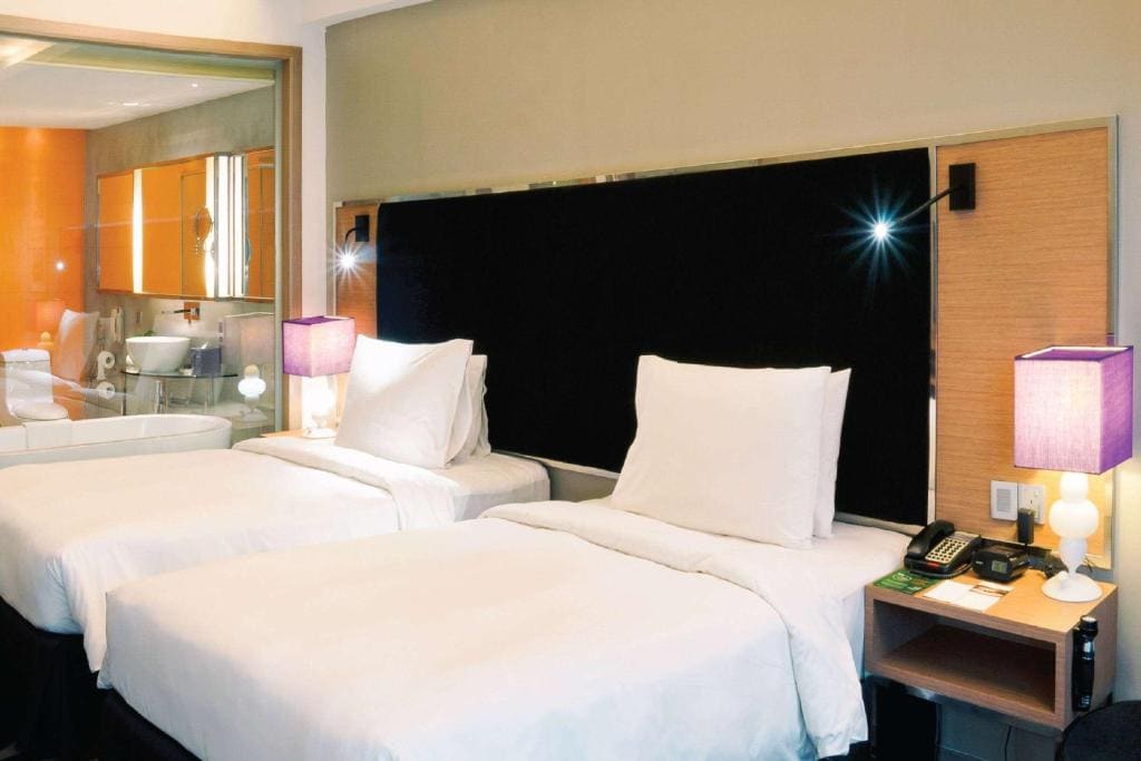 Deluxe Twin Room room - Image 2