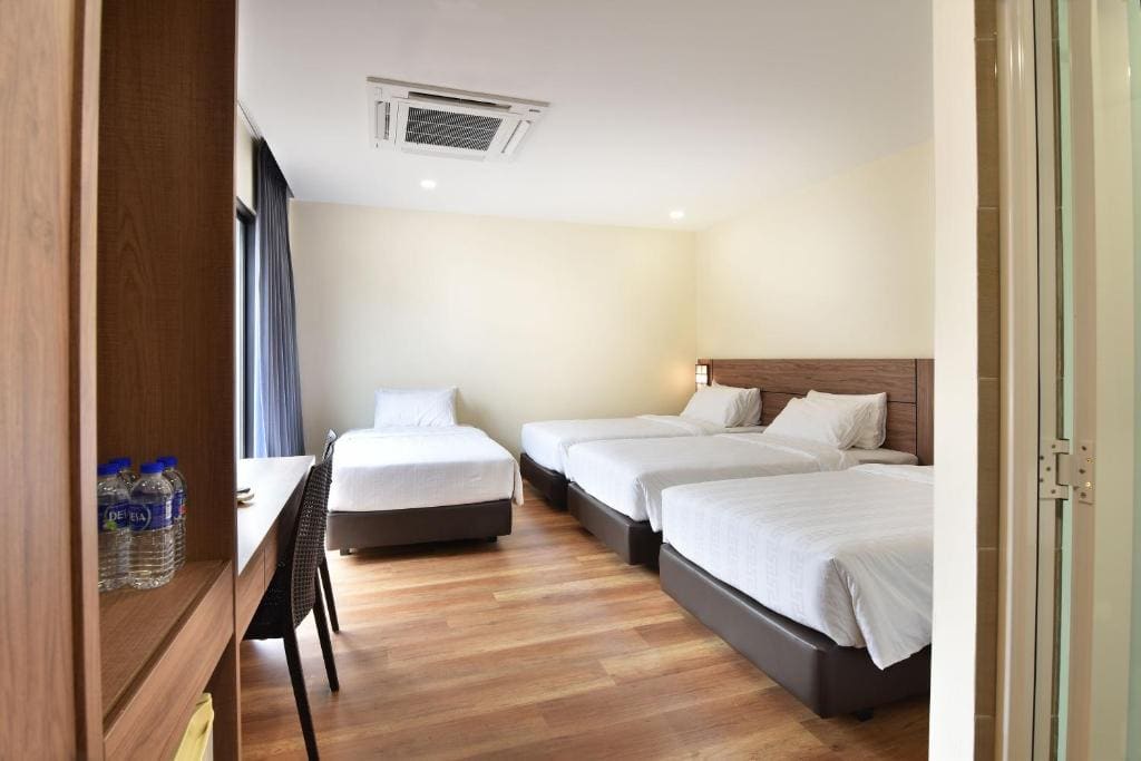 Premium Quadruple Room room - Image 1