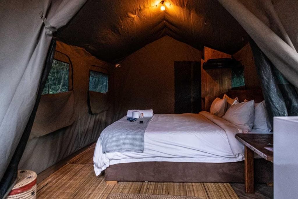 Private Camp with 3 Luxury Tents room - Image 3