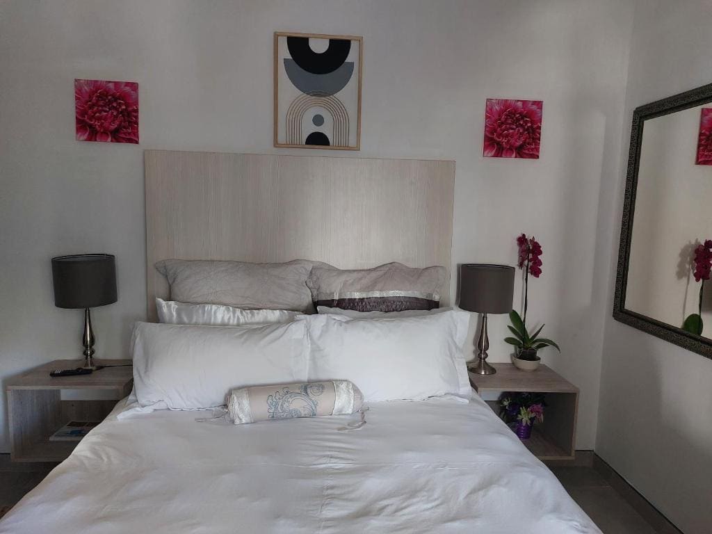 Double Room with Private Bathroom room - Image 2