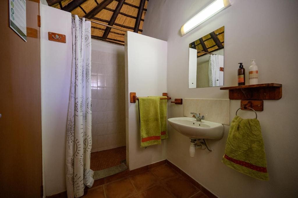 Standard Triple Room room - Image 3