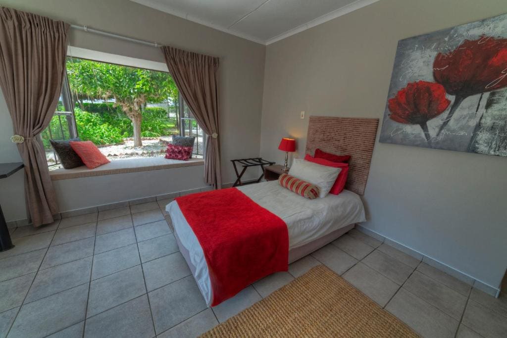 Family Room room - Image 3