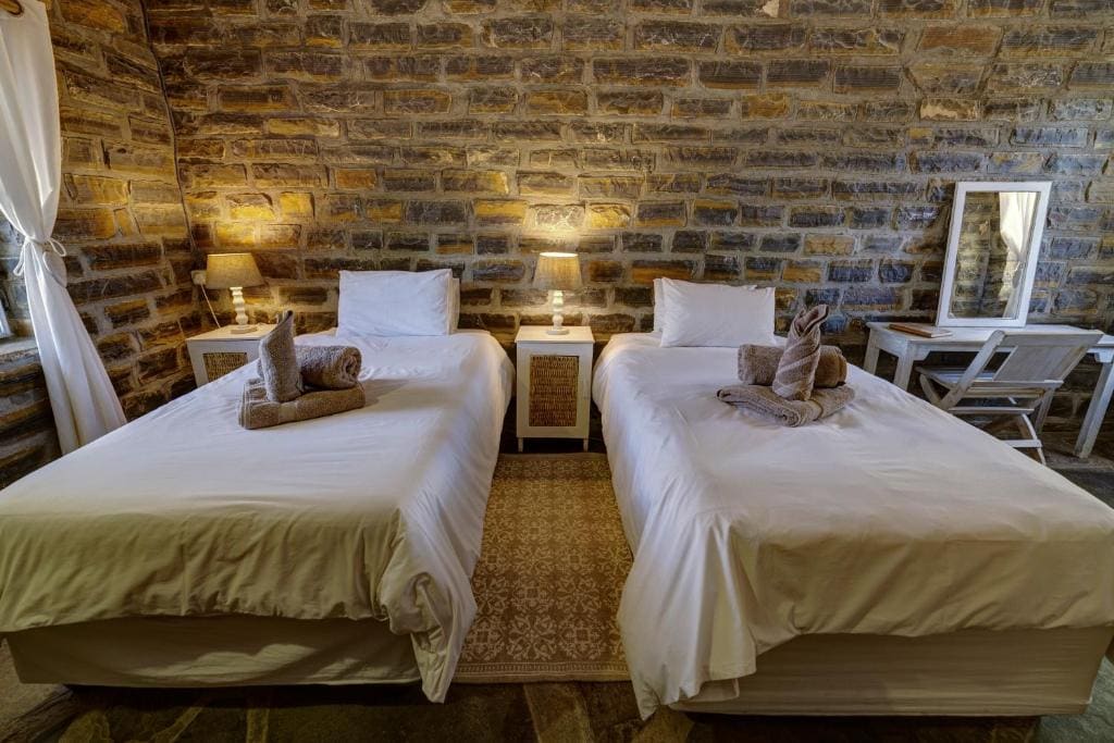 Standard Twin Room room - Image 2