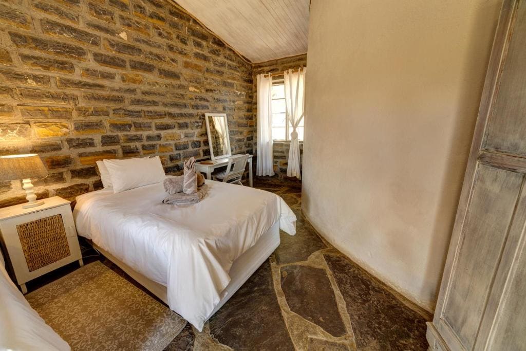 Standard Twin Room room - Image 3