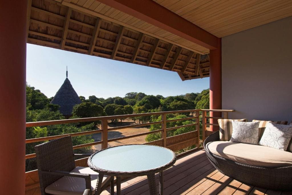 Large King Room with Sofa Bed and Balcony - Garden View room - Image 2