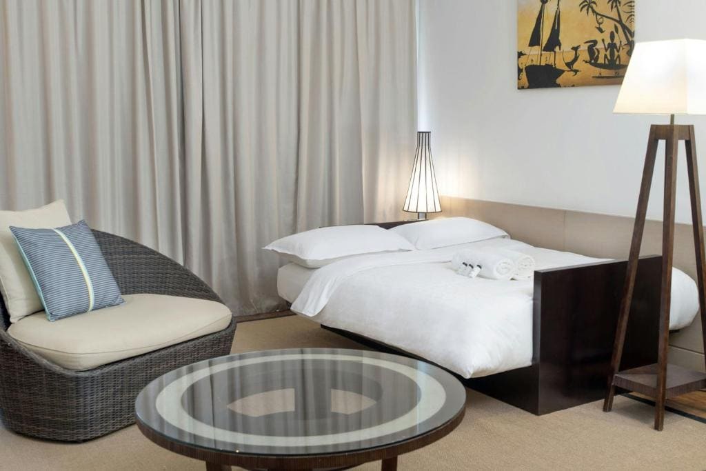 Large King Room with Sofa Bed and Balcony - Garden View room - Image 3