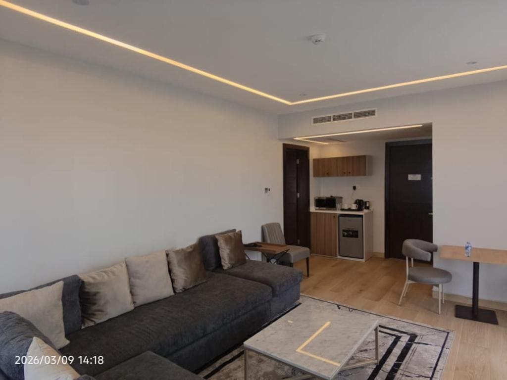 Deluxe Double Room with Balcony room - Image 2