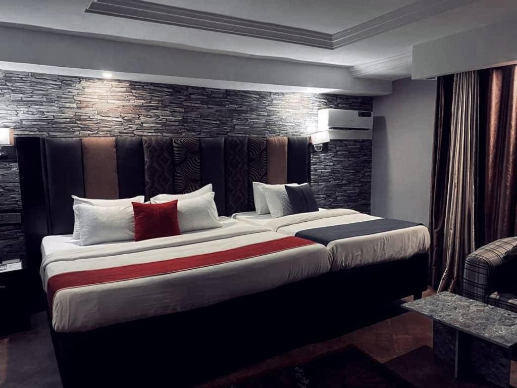 Deluxe Room room - Image 1