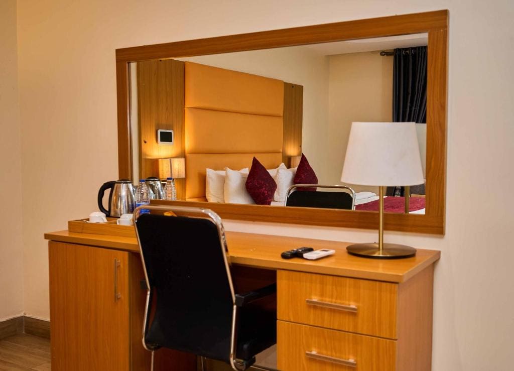 Deluxe Room room - Image 1