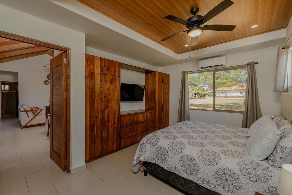 Two-Bedroom House room - Image 2