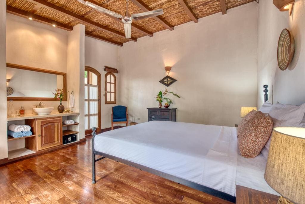 Deluxe Double Room with Balcony room - Image 1