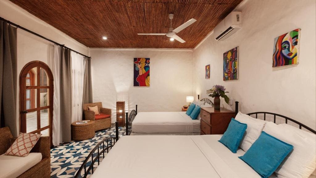 Family Room with Balcony room - Image 2