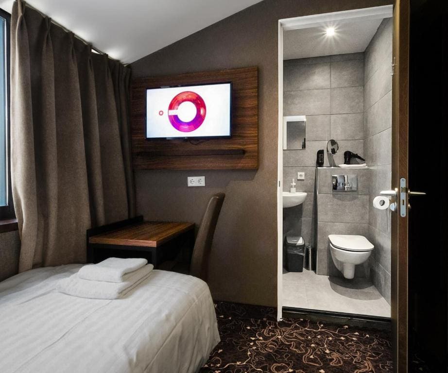 Standard Single Room No Window room - Image 2