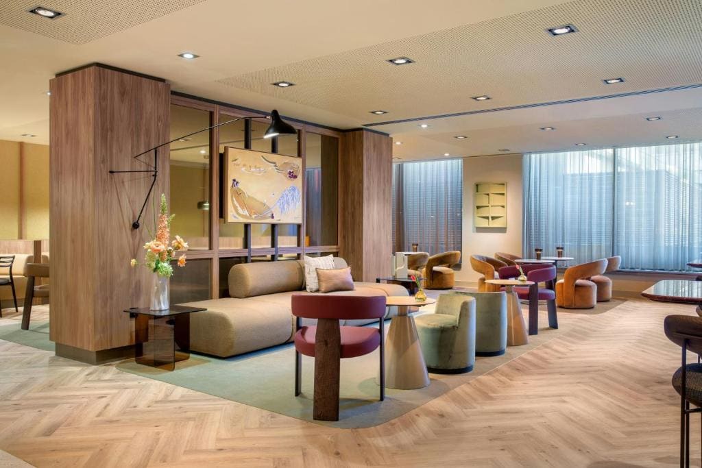 Junior Suite with M Club Lounge Access room - Image 3