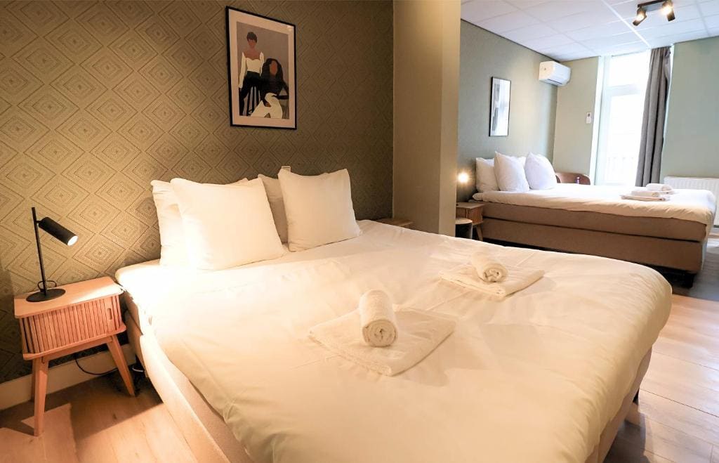 Quadruple Room with Balcony room - Image 1