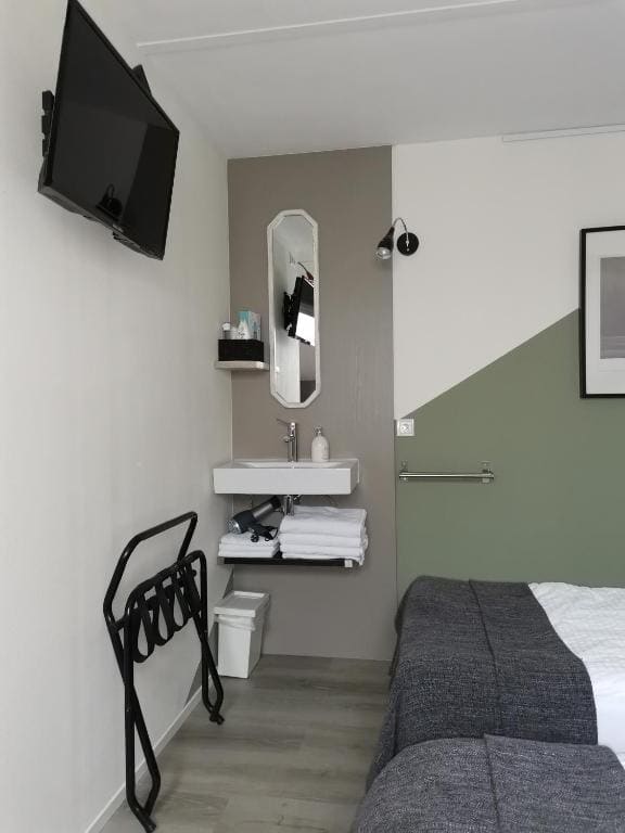 Comfort Triple Room room - Image 2