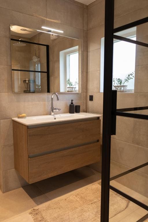 Double Room with Private Bathroom room - Image 3
