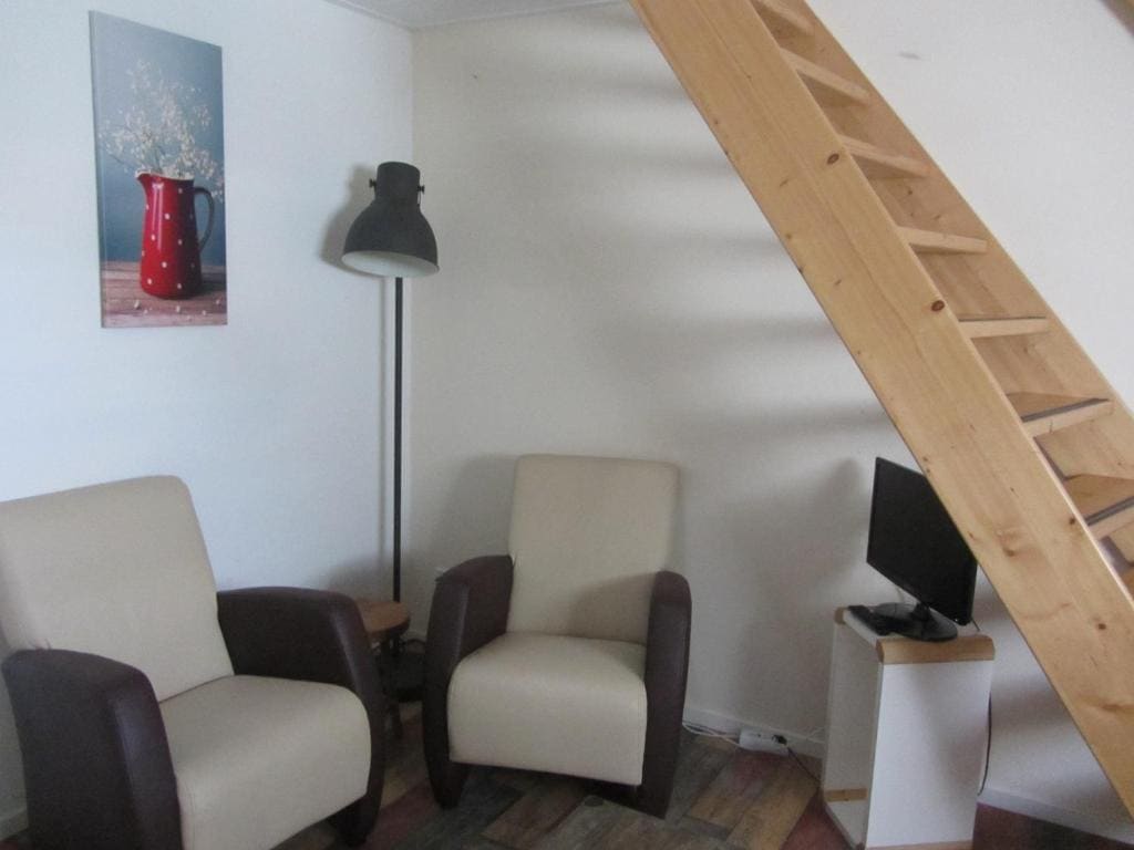 Deluxe Double Room with Shower room - Image 3