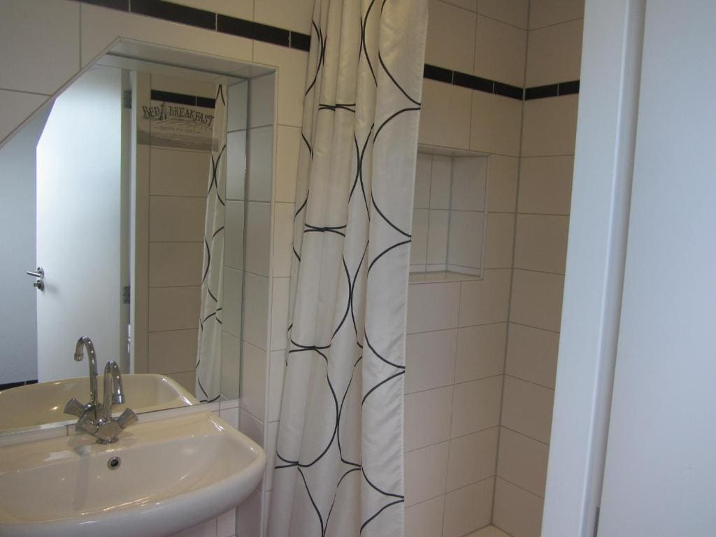 Standard Double Room with Shared Bathroom room - Image 1