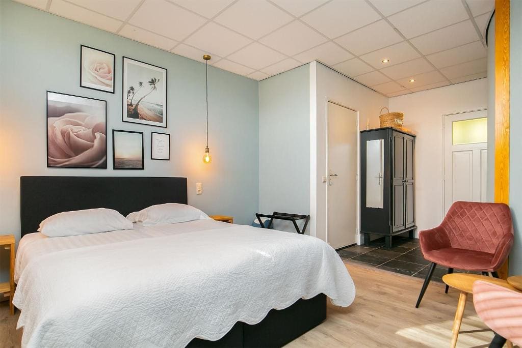 Double Room with Private Bathroom room - Image 1
